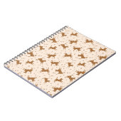 リトルブラウン馬 – サーモンピンク。 ノートブック (左側)