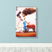 リトルブラック吹ガールが髪を乾かす キャンバスプリント (インサイチュ (ウッドフロア))