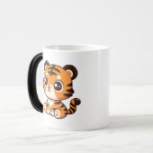 リトルベビータイガーカッブシッティング モーフィングマグカップ (正面左)
