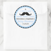 リトルマンムスタヒブルーベビーシャワーゲストのお願い ラウンドシール (バッグ)