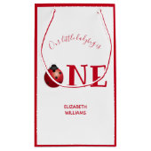 リトルラディバグワン最初の誕生日赤白 スモールペーパーバッグ (裏面)