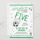 リトルルーキーそれを蹴ろう緑のサッカー誕生日 招待状 (正面)