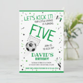リトルルーキーそれを蹴ろう緑のサッカー誕生日 招待状 (スタンド正面)