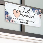 リトルレトロたった今結婚しましたカーバナー 横断幕 (ビルの外側)