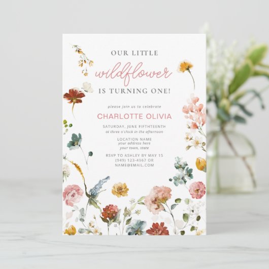 リトルワイルドフラワーピンクベビーガール誕生日 招待状 (スタンド正面)