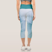 リトル美しいモダンブルー金ゴールドフラクタルアートフラワー カプリレギンス (裏面)