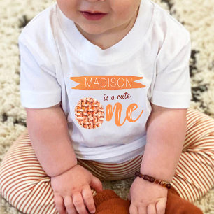 リトル・キューティパイ 秋の1歳の誕生日 ベビーTシャツ