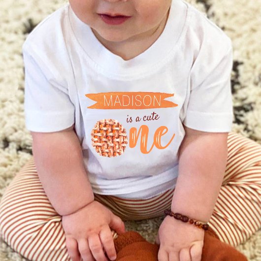 リトル・キューティパイ 秋の1歳の誕生日 ベビーTシャツ