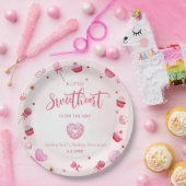 リトル・スウィートは赤ちゃんシャワーの途中にある ペーパープレート (パーティー)