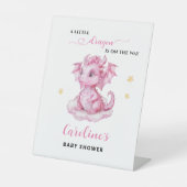 リトル・ドラゴンがベビーシャワーに行く 台座サイン (正面)