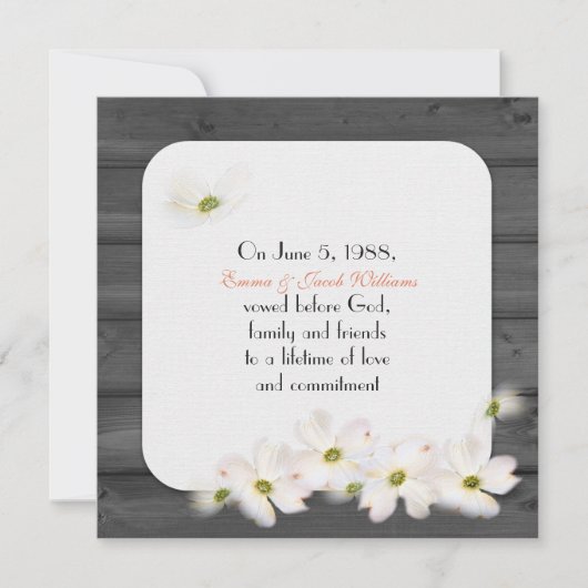 リニューアルを誓う – 柔らかいフローラの花束を持つ黒い木材 招待状 (正面)