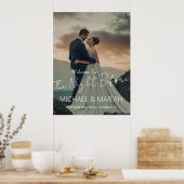 リハエレガントサル前の夜の写真 ポスター (キッチン)