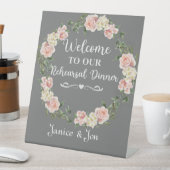 リハーサルのディナーピンク・ローズへようこそ結婚。 台座サイン (インサイチュ)