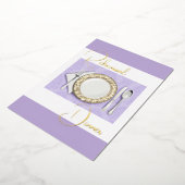 リハーサルディナープレイスセッティングフォイルラベンダープル 箔招待状 (回転した状態)