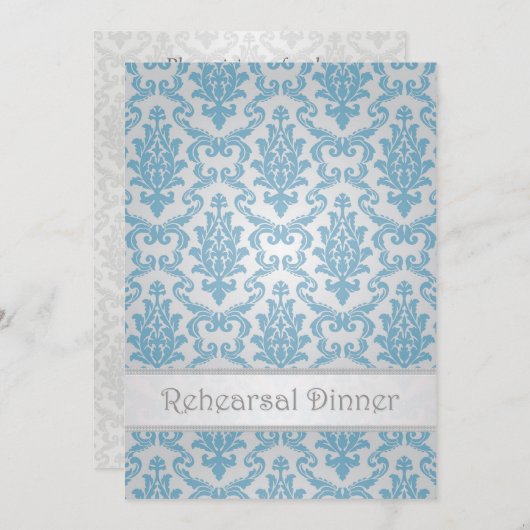 リハーサルディナー招待状。青いダマスクパターン。 招待状 (正面/裏面)