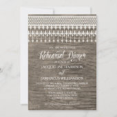 リハーサルディナー素朴ウッドフェンスレースタイポグラフィ 招待状 (正面)