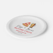 リハーサル前のピザとブリュース ペーパープレート (アングル)