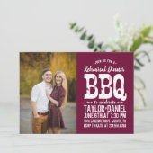 リハ素朴ーサルディナーBBQ |編集可能な色 招待状 (スタンド正面)