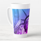 リバティポップ・アートのーニューヨークのブルーパープルの芸術像 カフェラテマグ (左アングル)