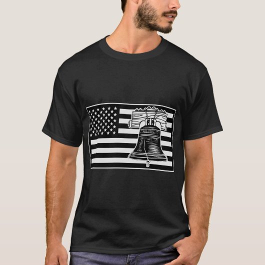 リバティーベル国旗© FB @ #USAPatriotGraphics Tシャツ (正面)