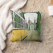 リバティ橋の黄色い路面電車 クッション (ブランケット)