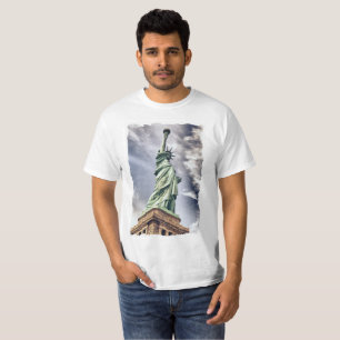リバティ·シャツとジャケットの像 Tシャツ