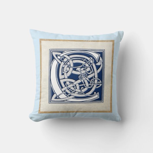 リバーシブルケルトCイニシャル クッション (正面)