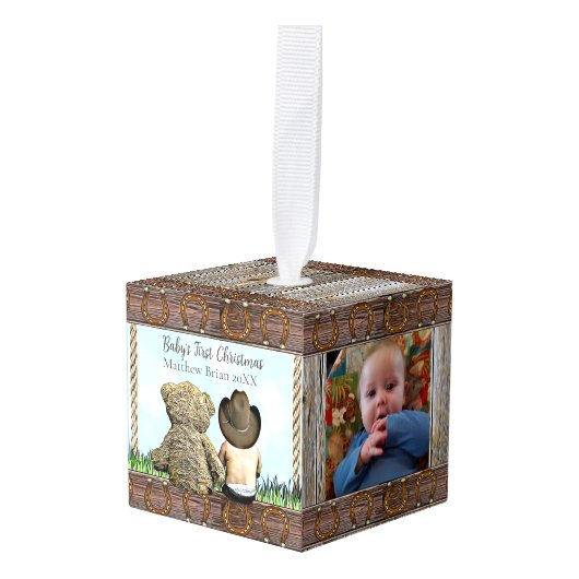 リパーソナライズされたル・カウボーイ |ベビーの初めてのクリスマス キューブオーナメント (正面アングル)