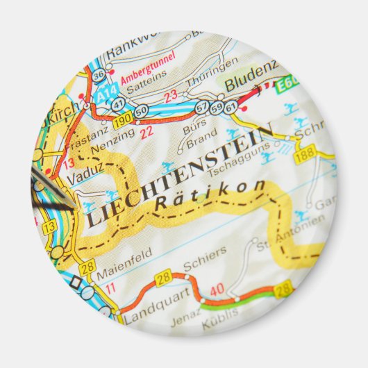 リヒテンシュタイン・ヴァドゥス マグネット (正面)