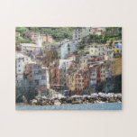 リビエライタリアンーチンケ・テラの色 ジグソーパズル<br><div class="desc">リビエラのイタリアンCinque Terra --観光客センターとしてイタリアン、リビエラは年間300日以上の太陽の光から恩恵を受け、ビーチ、カラフルには、町、自然環境、食べ物、登山、古い農家やコテージの風光明媚な景色で知られている。このジグソーパズルデザインは、イタリアの恋人、海岸イタリアン、古い町や都市、旅行ヨーロッパ、休暇や夏の色のために作成さかわいらしれ地中海のた遠くにが、それは今日まで見えるかもしれないが完成した時に自分の意志で楽しむある。このジグソーパズルはエンターテイメントを提供するだけでなく、何度も何度も楽しめる美しい記念品でもある。丈夫な厚紙で作られ、チップボードに取り付けられたパズルは、鮮やかでフルカラーでプリントされている。パズルの楽しみ与え時間はカスタム、今日のギフトとしてのパズル!寸法： 11インチx 14インチ（252個）蓋にパズル画像を印刷した段ボール製のケースを含運む。チップボードの簡単の拭き取りクリーンな表面に頑丈な段ボール素材を搭載</div>