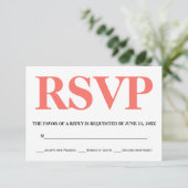 リビングサンゴと白タイポグラフィ結婚式RSVP 出欠カード (スタンド正面)