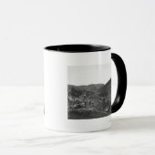 リビングストンの丘の写真からデッドウッド マグカップ (正面右)