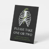 リブケージスネークハロウィーントリックまたはトレータースキャンディ 台座サイン (正面)