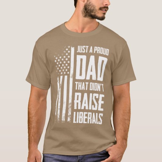 リベラルを育てなかった自慢のパパ帽 アメリカ国旗 表 Tシャツ (正面)