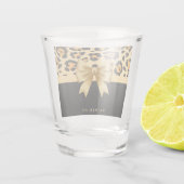 リボンとヒョウの印刷 ショットグラス (裏面)