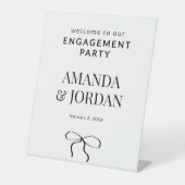 リボン付きミニマリスト白黒婚約 台座サイン (正面)