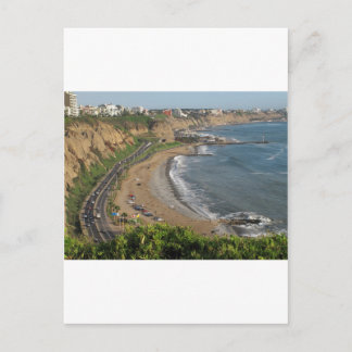 リマペルーの緑の海岸のビーチ ポストカード