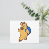 リュックを背負った学生のキリン ポストカード (スタンド正面)