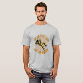 リラクゼーションタイム – 宇宙飛行士Tシャツ Tシャツ (正面フル)