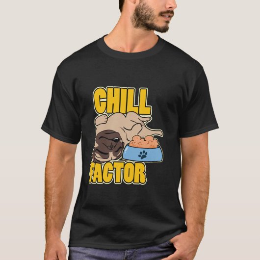 リラックスしたパグのかわいい寝顔 クールな少年 Tシャツ (正面)