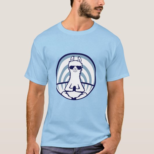 リラックスしたヤギのヨガポーズ サングラス かわいいアルパカ Tシャツ (正面)