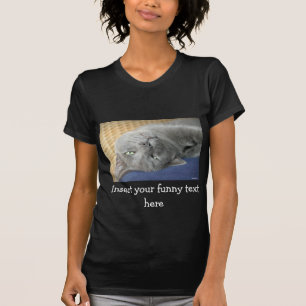 リラックスして下さい! 灰色ののどを鳴らす猫-女性のためのTシャツを黒く Tシャツ