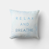リラックスと呼吸やる気を起こさせる引用文の水色 クッション (正面)