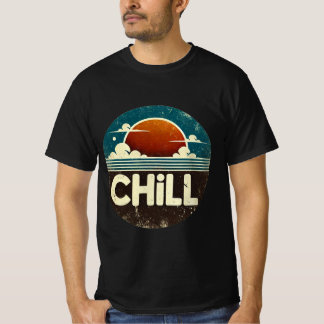 リラックスサンセット: 雲と海の静けさ Tシャツ