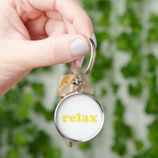 リラックス黄カッコいい文字おもしろい素晴らしい キーホルダー (手)