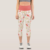 リラックス＆フロー – ボタニカル バーズ コーラルとグリーン カプリレギンス (正面)