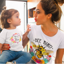 リラックス 私のお母さんは看護師です フローラル聴診器 ベビーTシャツ
