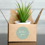 リラックスScript Let Love Grow Editable Color結婚's ラウンドシール<br><div class="desc">結婚式の引き出物ステッカーリラックスは「愛を成長させる」という言葉を、編集可能な背景カラーに対して白いキュラシックな台本でクリック表カスタマイズ（アクセス可能）。プレースホルダーの置き換えによってカスタマイズ文字。フォントとサイズ/カラーの変更など、その他のオプションについては、/contract curveまたは文字の間隔クリックの「カスタマイズ」ボタンを展開する。*ズームプレビューに表示されるZazzle透かしは、最終印刷製品には表示されないことに注意。©ローズウッド、柑橘類</div>