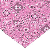 リル女性のカーボーイベビーシャワーピンクバンダナ ショートテーブルランナー (コーナー)