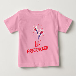 リル・ファイアクラッカー 7月4日 かわいい愛国心  ベビーTシャツ